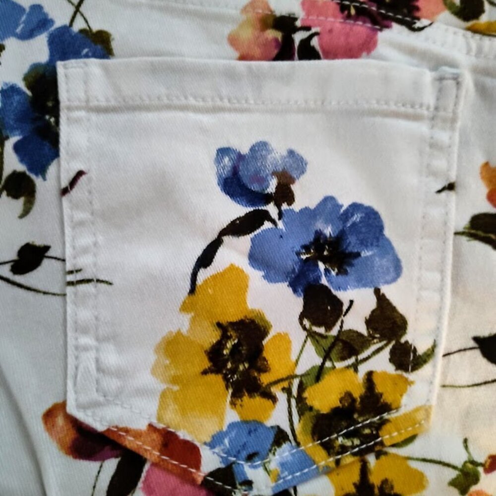 Gloria Vanderbilt Amanda Short Length High Risa Women's Shorts Floral Size 12 - Picture 7 of 7
